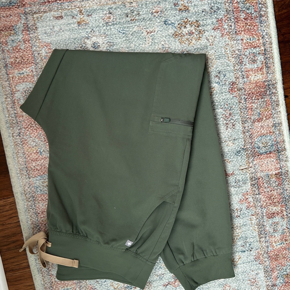Figs Zamora Jogger Scrub Pants Large Moss